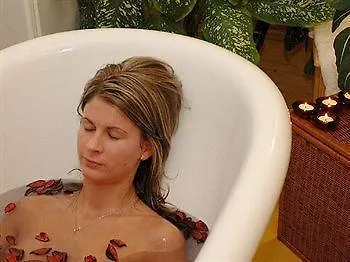 Kehida Termal & 4* ケヒダクスタニー